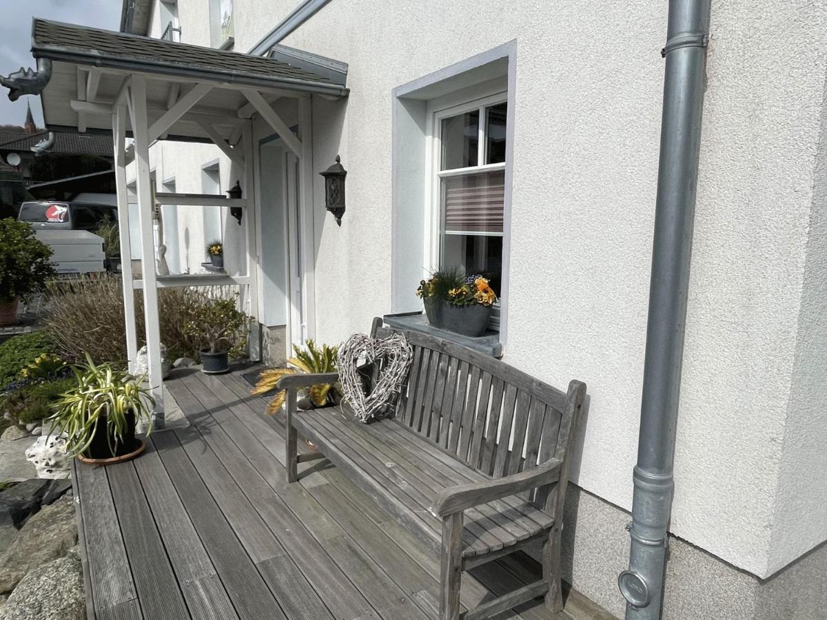 Villa Seestern - Ferienhaus Mit Meerblick ساسنيتز المظهر الخارجي الصورة